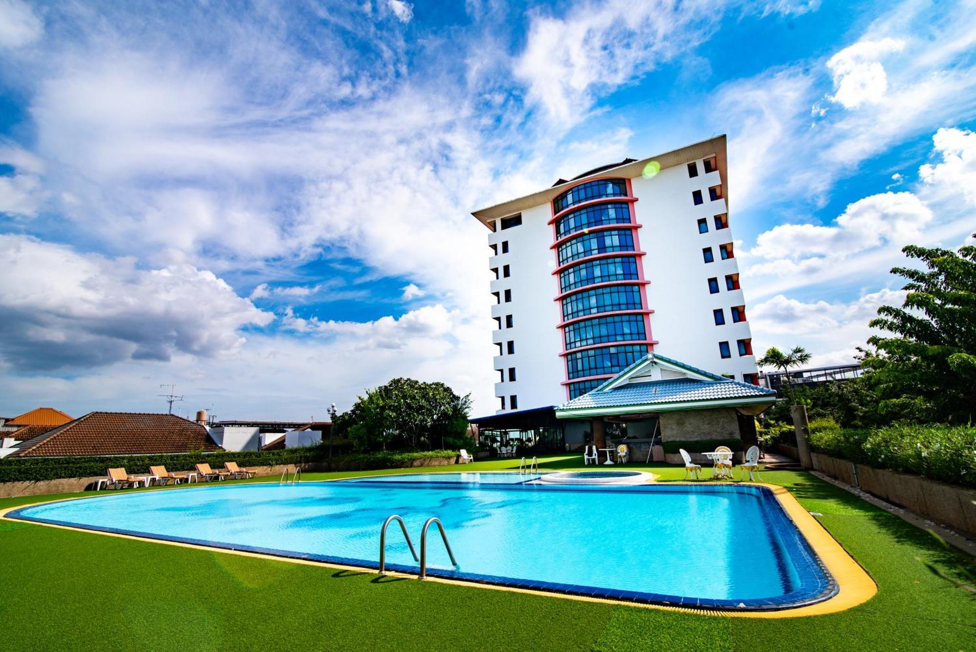 Town In Town Hotel Bangkok Exterior foto